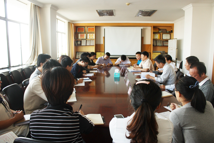 我院召開黨的群眾路線教育實踐活動青年員工座談會