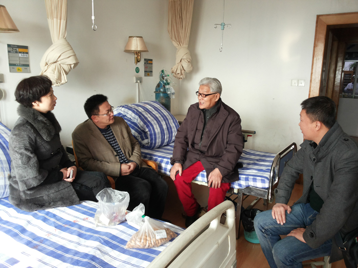 開(kāi)展春節(jié)走訪慰問(wèn) 幫助職工溫暖過(guò)年