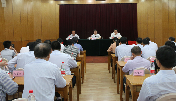 我院副院長(zhǎng)述職考評(píng)會(huì)如期舉行